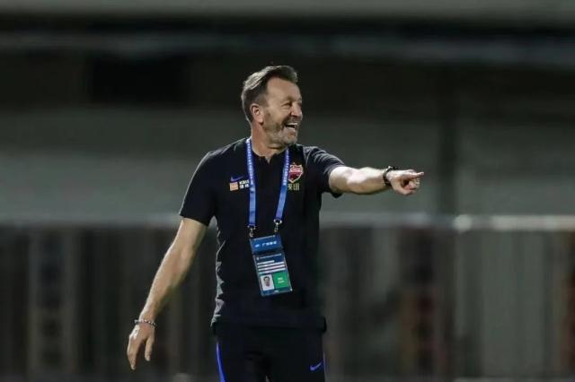 专访深足主帅：力争上游，用积极心态踢好每场比赛