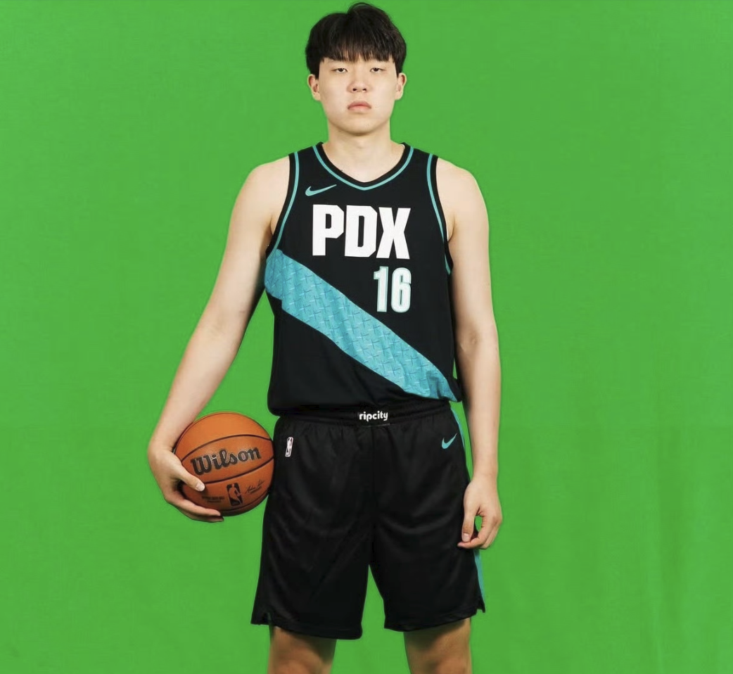 澳门真人百家乐官网-杨瀚森砍13+7+3+2，率队122-129惜败！开拓者2号单打独斗，太抢戏