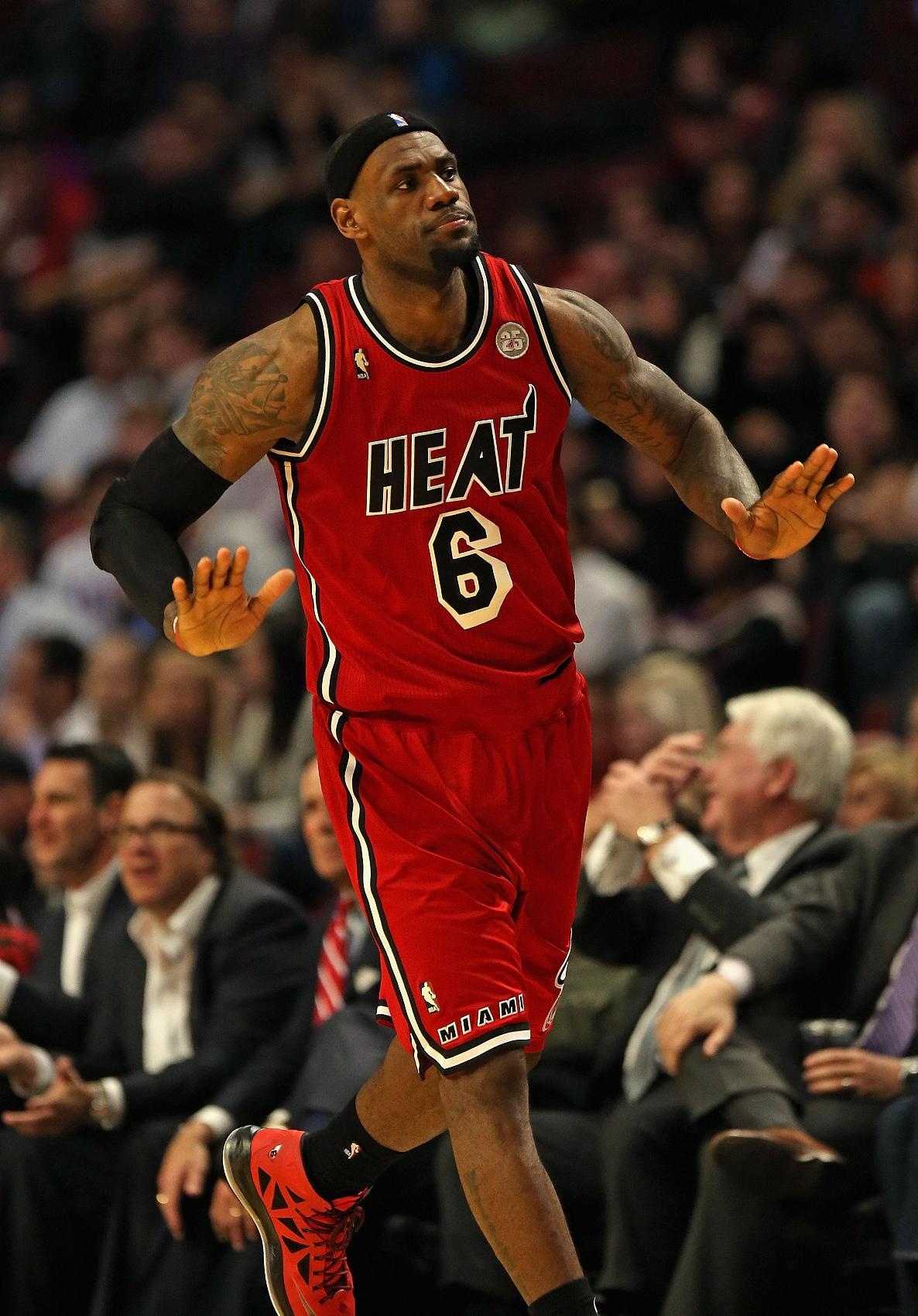 澳门真人百家乐登录入口-老詹是现役唯一在季后赛对阵过黄蜂的球员 那时还叫夏洛特山猫！